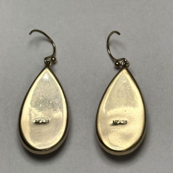 Vintage Monet Teardrop Earrings Mother of Pearl Brown Gray Mosaic Gold Tone - Picture 9 of 10